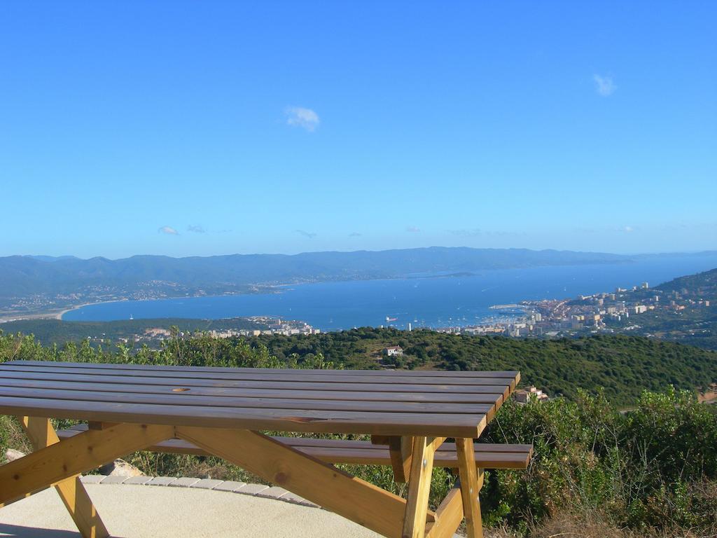 Gites Sassone, Vue Panoramique Sur Ajaccio Et La Mer Alata Kamer foto