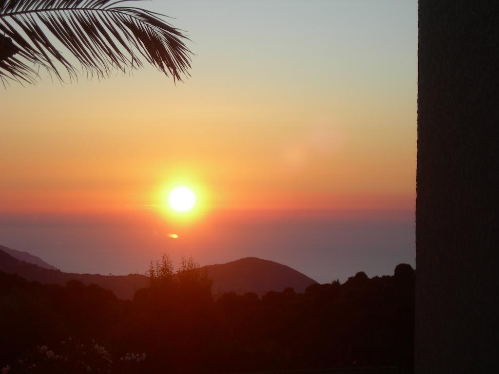 Gites Sassone, Vue Panoramique Sur Ajaccio Et La Mer Alata Kamer foto
